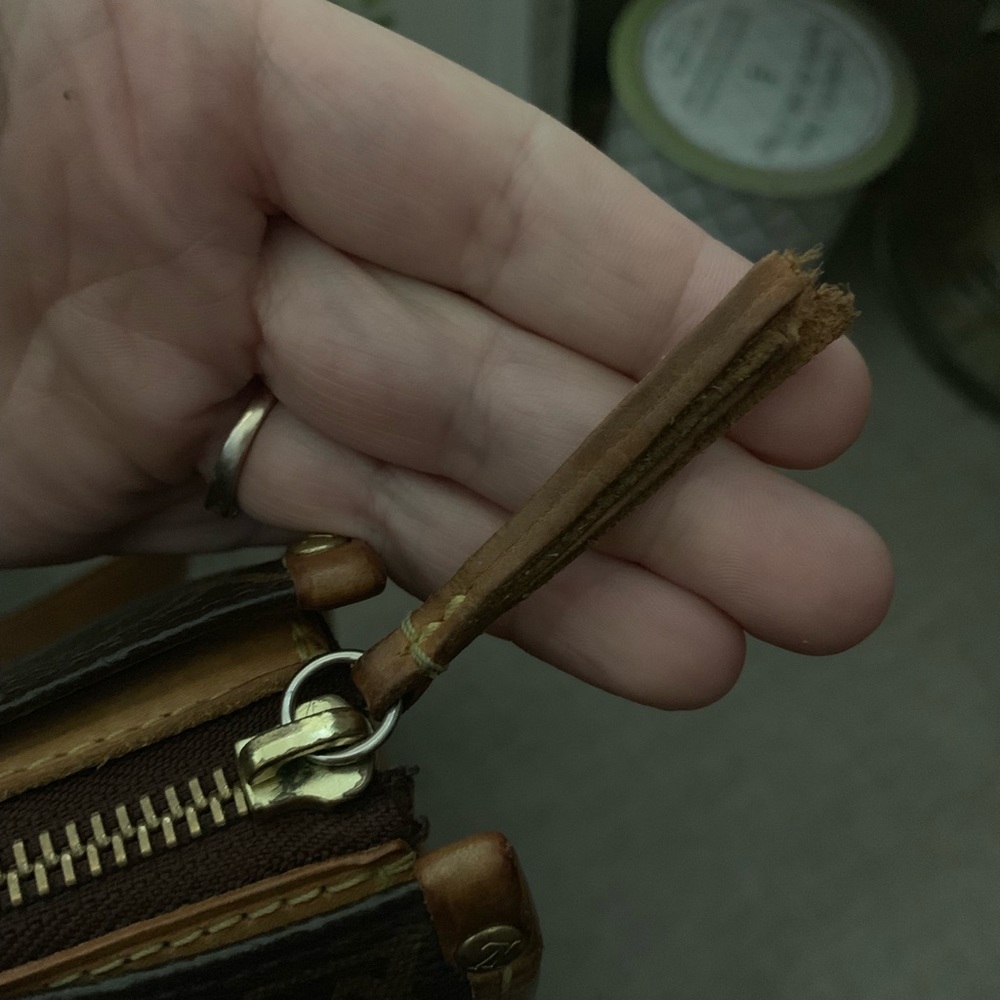 SOLD 💯 Auth Louis Vuitton Popincourt purse *Firm* - Picture 5 of 8